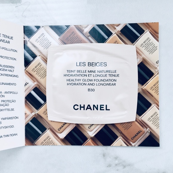 🆕 NWT 🌹 5-piece Chanel bundle with Limited Edition charm and hand cream - Picture 3 of 8